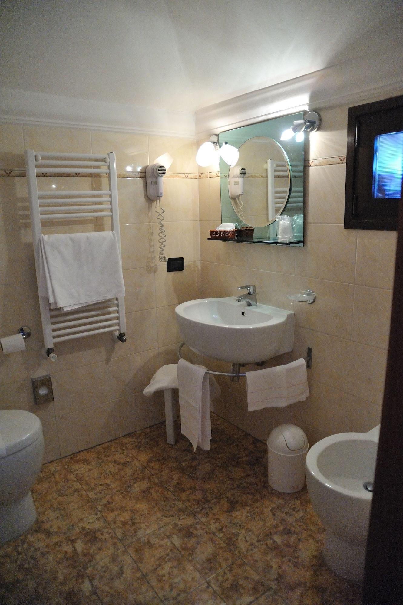 Hotel Savona มอนเตกาตินี แตร์เม ภายนอก รูปภาพ