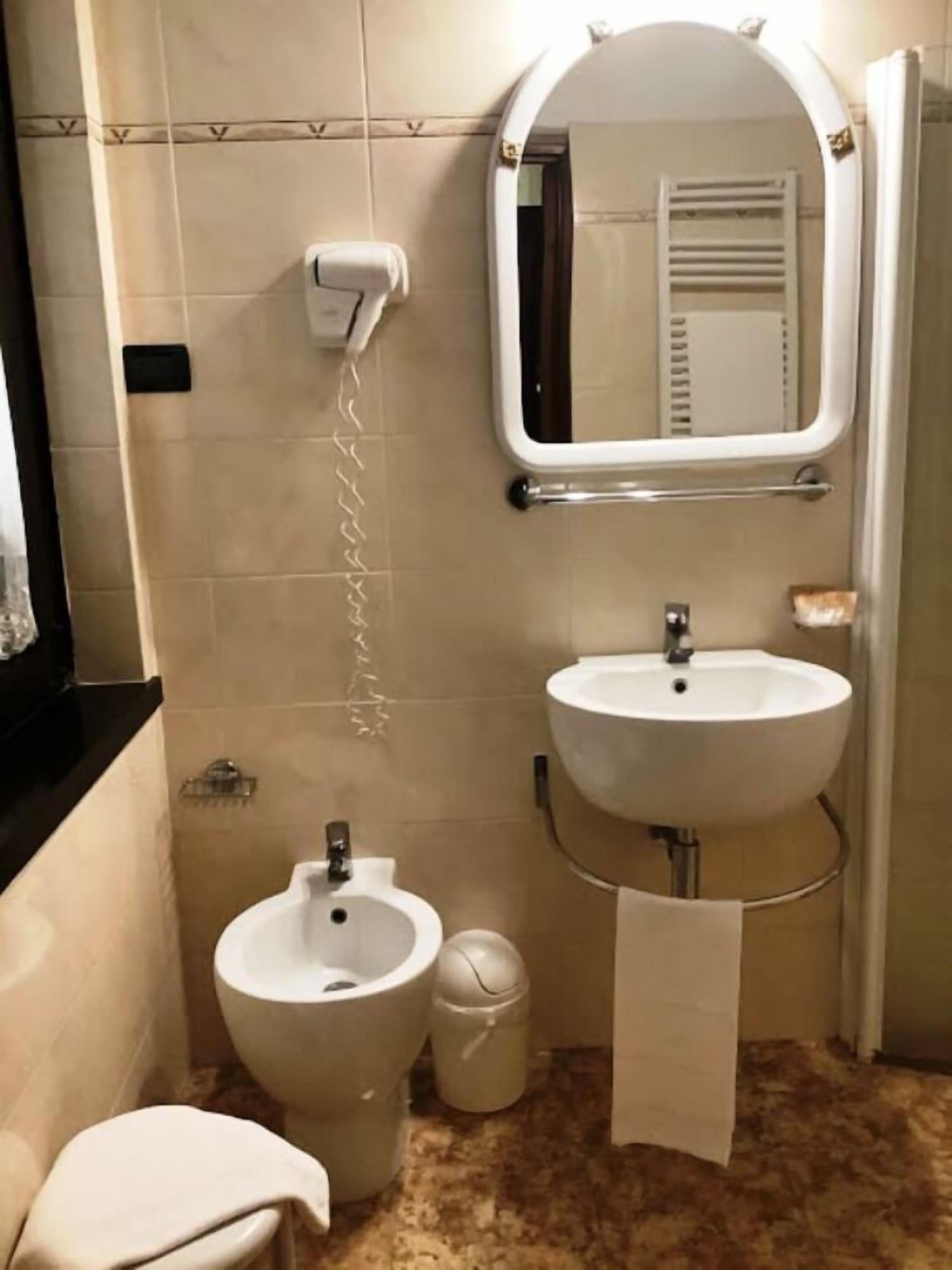Hotel Savona มอนเตกาตินี แตร์เม ภายนอก รูปภาพ