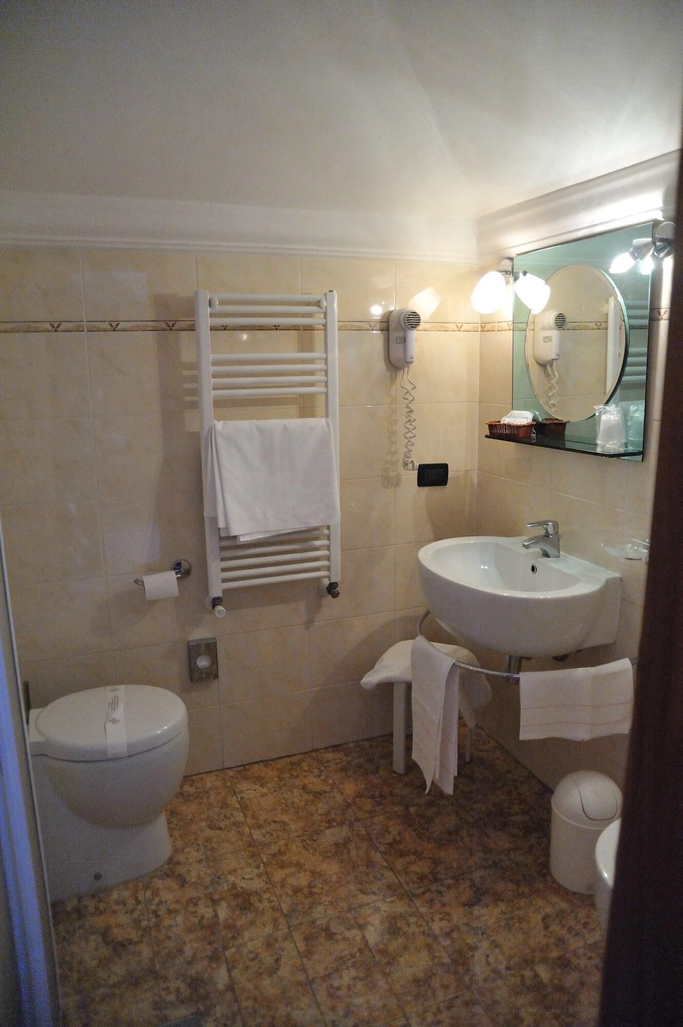 Hotel Savona มอนเตกาตินี แตร์เม ภายนอก รูปภาพ