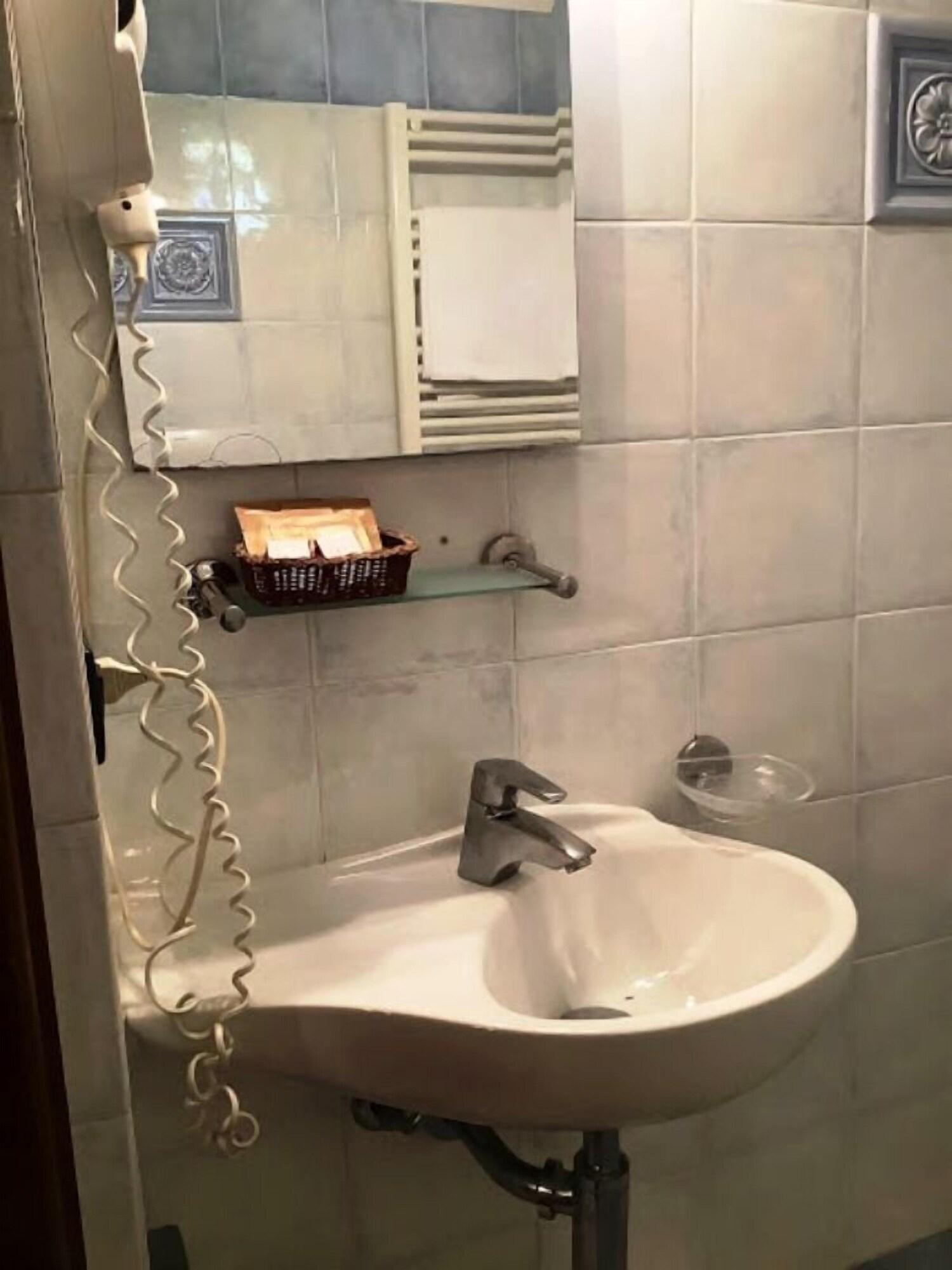 Hotel Savona มอนเตกาตินี แตร์เม ภายนอก รูปภาพ